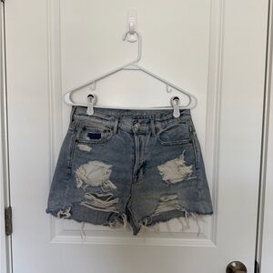 American Eagle 90s Boyfriend Short